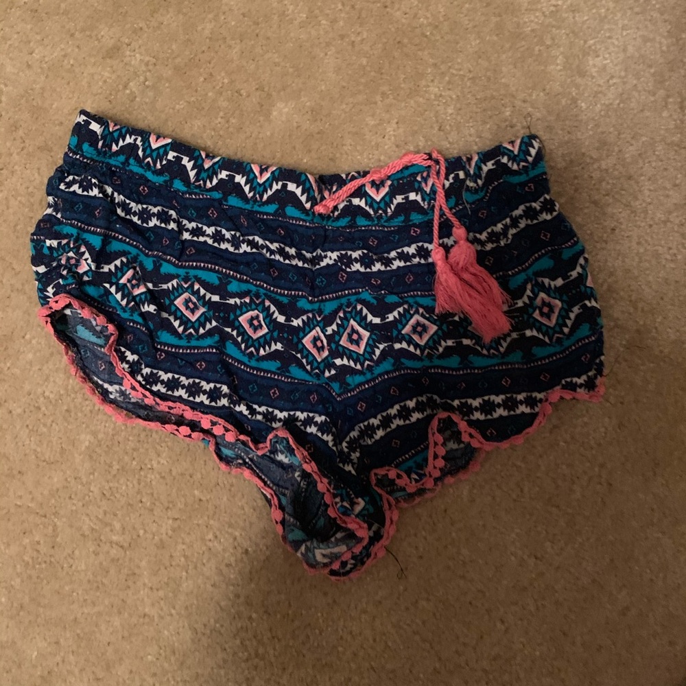 Assorted clothes - Picture 8 of 16